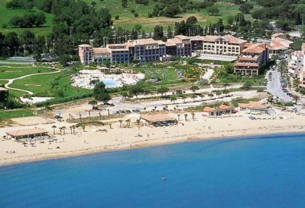 Refait A Neuf Standing Bord De Plage Et Piscine Proche De St Trop Gassin Franciaország