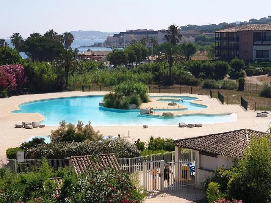 Refait A Neuf Standing Bord De Plage Et Piscine Proche De St Trop Gassin 0*,